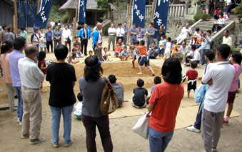 奉納相撲・男子の部・2