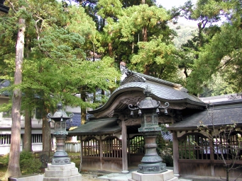 祠堂殿